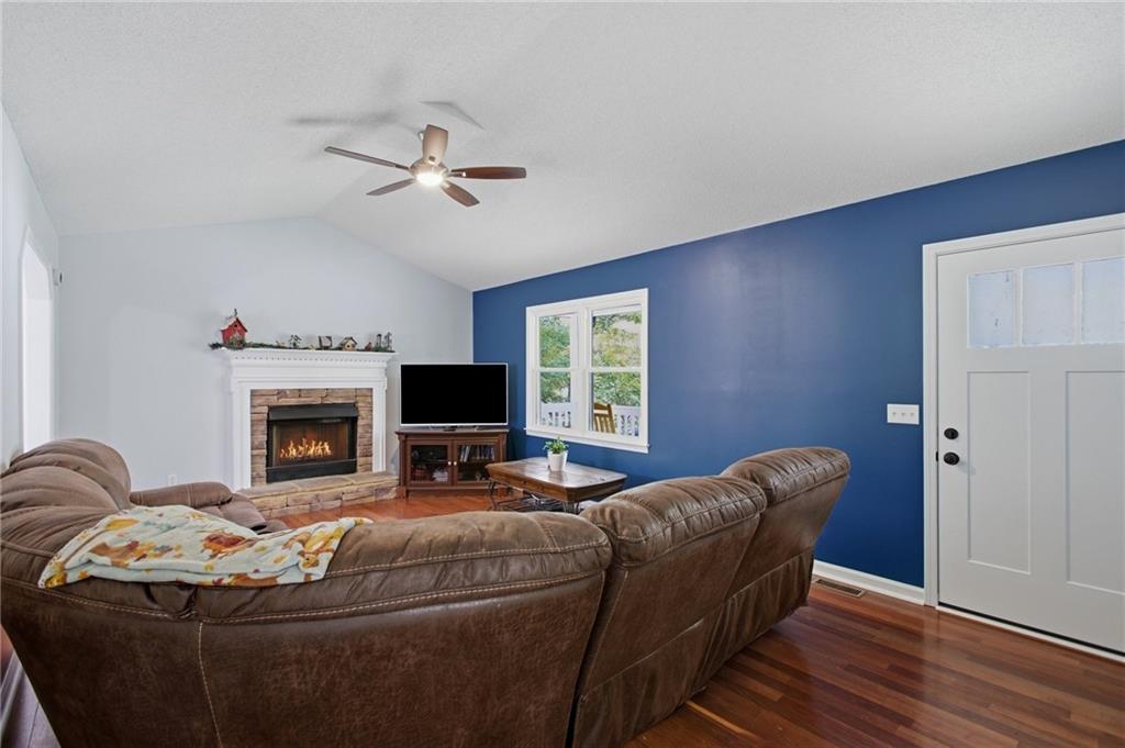 13 Black Water Drive White GA 30184