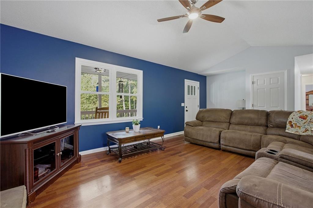 13 Black Water Drive White GA 30184