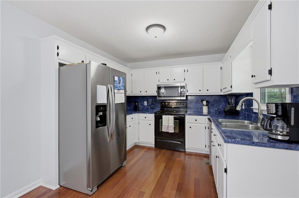 13 Black Water Drive White GA 30184