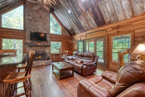 1350 Sweetwater Drive Clarkesville GA 30523