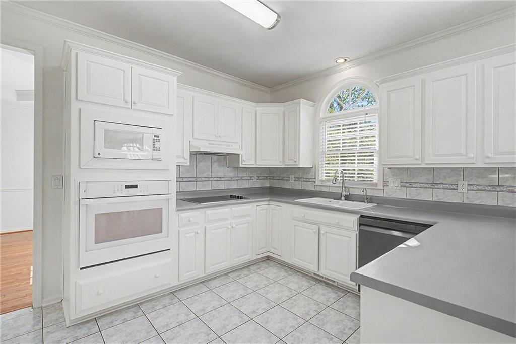 3984 Brookside Parkway Decatur GA 30034