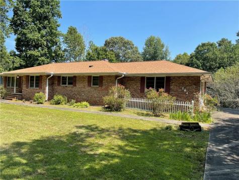 284 Pine Hill Drive Cleveland GA 30528