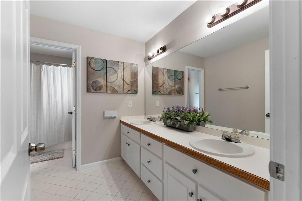 17 Lowry Way Euharlee GA 30145