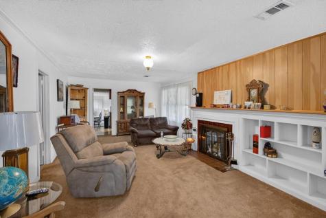 959 Hillcrest Drive Mccaysville GA 30555
