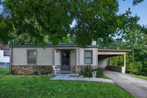 959 Hillcrest Drive Mccaysville GA 30555