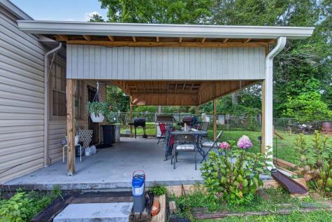 959 Hillcrest Drive Mccaysville GA 30555