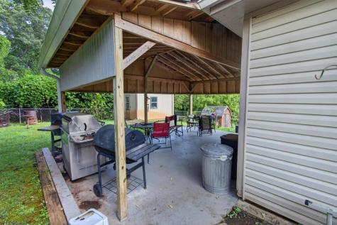 959 Hillcrest Drive Mccaysville GA 30555