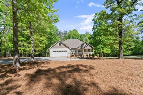 45 Holcomb Drive Cleveland GA 30528