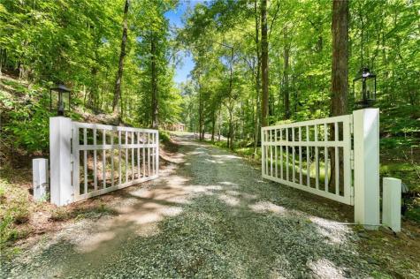 189 Peace Valley Road Dahlonega GA 30533
