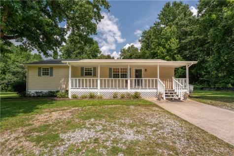 134 Asbestos Road Cleveland GA 30528