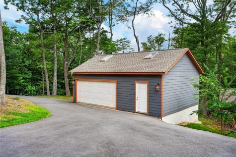 772 Rainbow Montain Drive Ellijay GA 30536