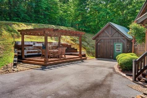 24 Twin Lakes Road Blue Ridge GA 30513