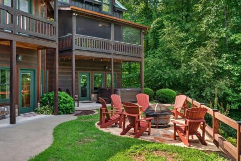 24 Twin Lakes Road Blue Ridge GA 30513