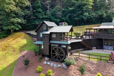 24 Twin Lakes Road Blue Ridge GA 30513