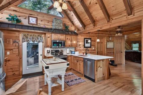 24 Twin Lakes Road Blue Ridge GA 30513