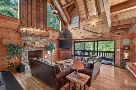 24 Twin Lakes Road Blue Ridge GA 30513