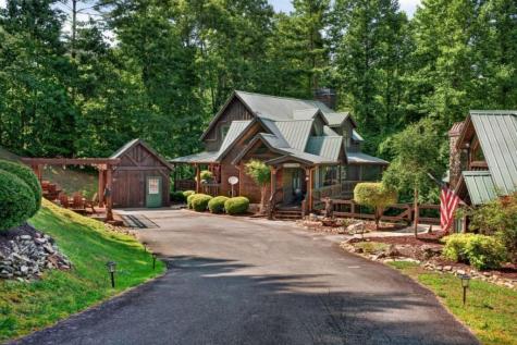 24 Twin Lakes Road Blue Ridge GA 30513