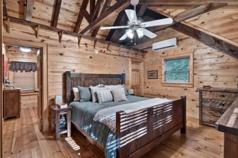 24 Twin Lakes Road Blue Ridge GA 30513