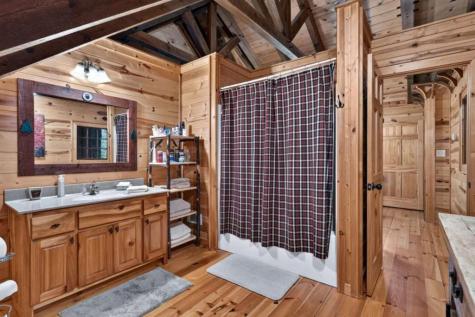 24 Twin Lakes Road Blue Ridge GA 30513