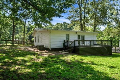 467 Sanders Street Clarkesville GA 30523