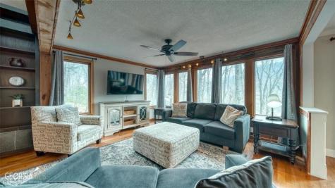 555 Laurel Ridge Drive Ellijay GA 30536