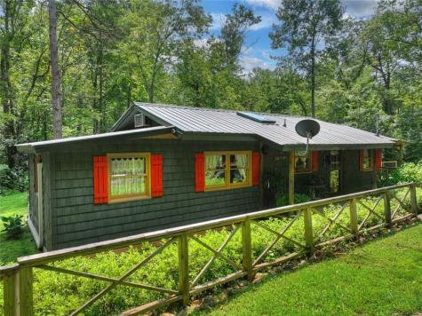 100 Wing Circle Ellijay GA 30536