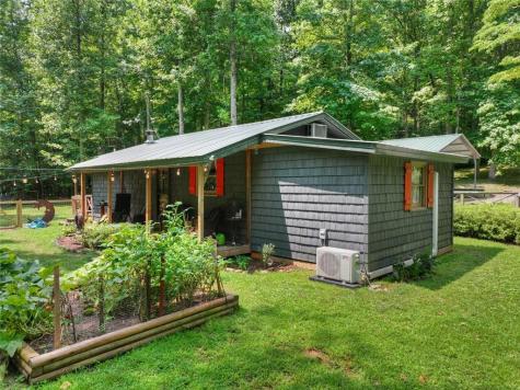 100 Wing Circle Ellijay GA 30536