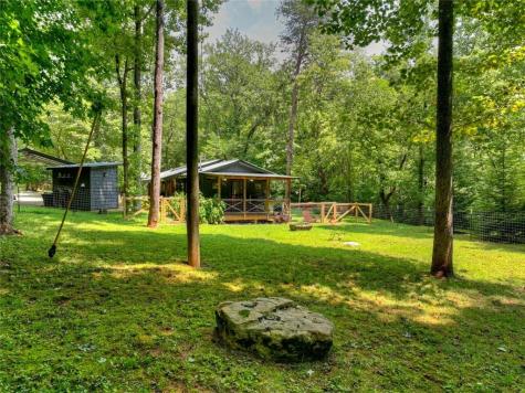 100 Wing Circle Ellijay GA 30536