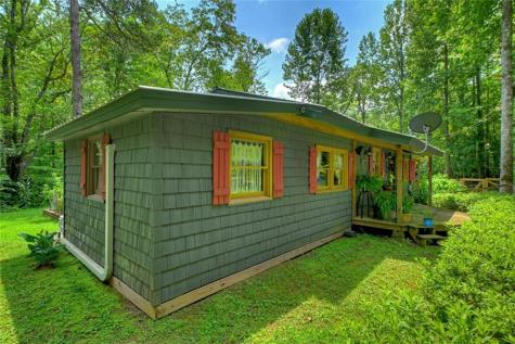 100 Wing Circle Ellijay GA 30536