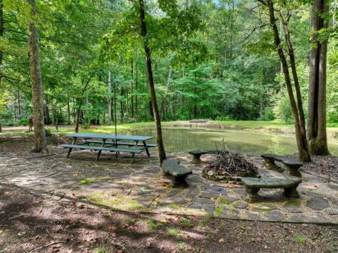 606 Johntown Road Ellijay GA 30536