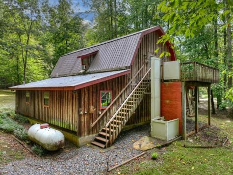 606 Johntown Road Ellijay GA 30536