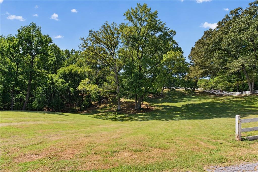 13488 Holly Road Roswell GA 30075