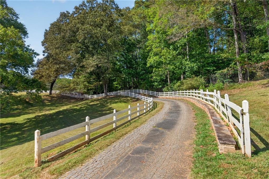 13488 Holly Road Roswell GA 30075