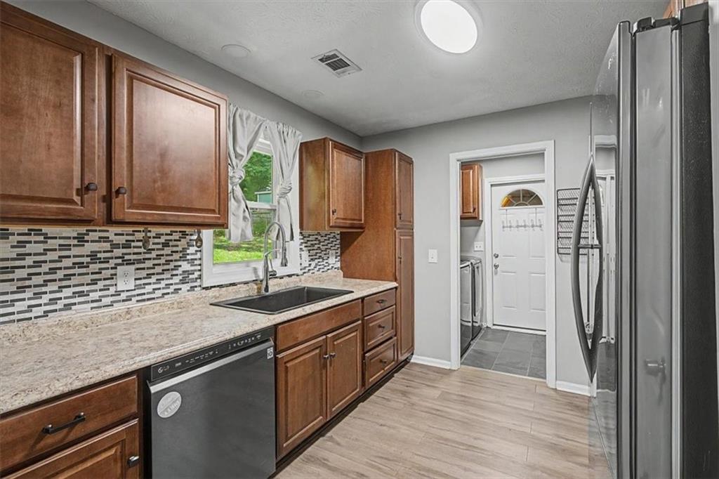 1516 Willow Gate Way Auburn GA 30011