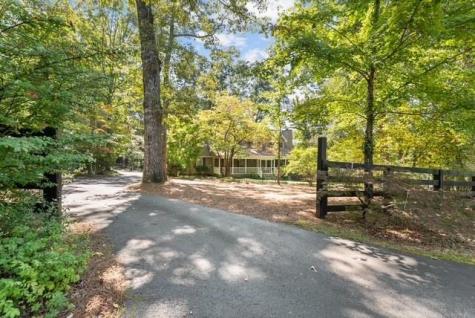 203 Doug Allison Heights Cleveland GA 30528