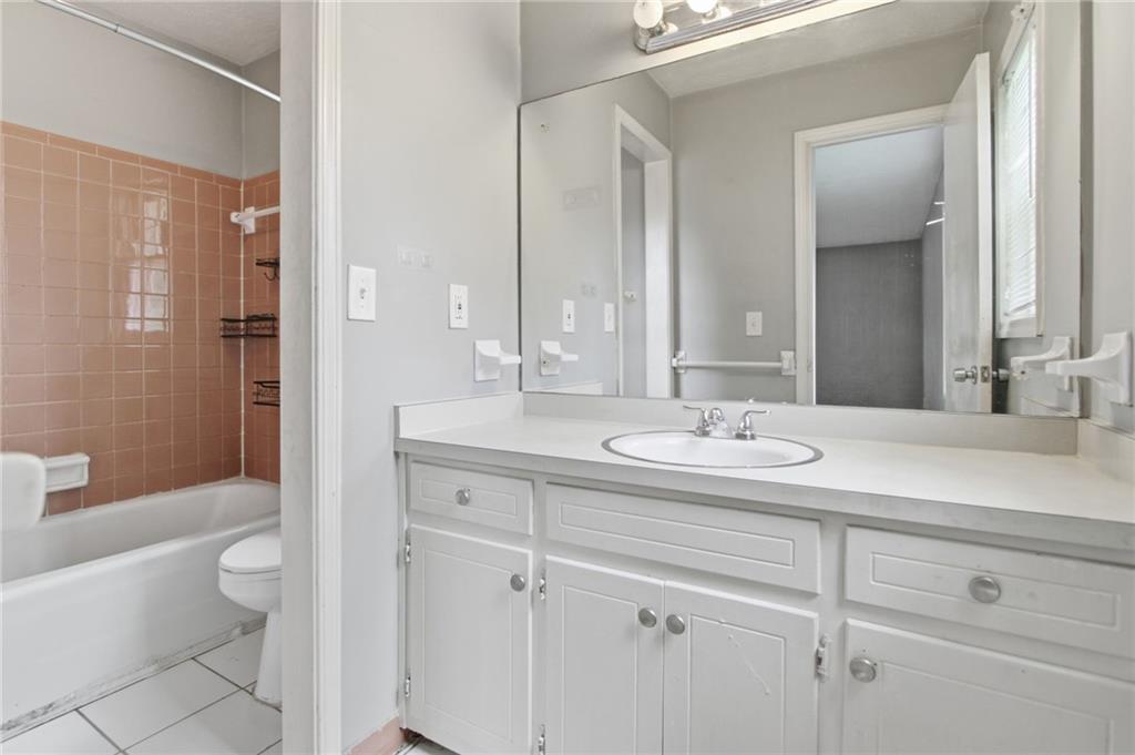 1614 Devon Court Stone Mountain GA 30088