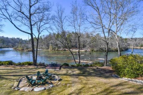 1207 Old River Road Cornelia GA 30531