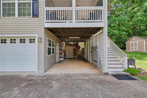 2255 Thunder Oak Road Young Harris GA 30582