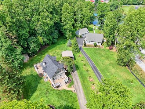2255 Thunder Oak Road Young Harris GA 30582