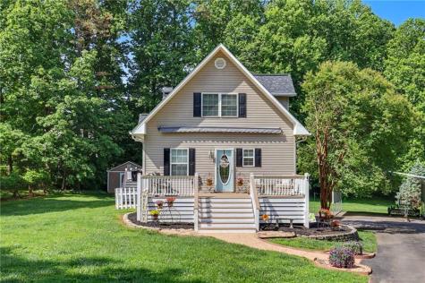 2255 Thunder Oak Road Young Harris GA 30582