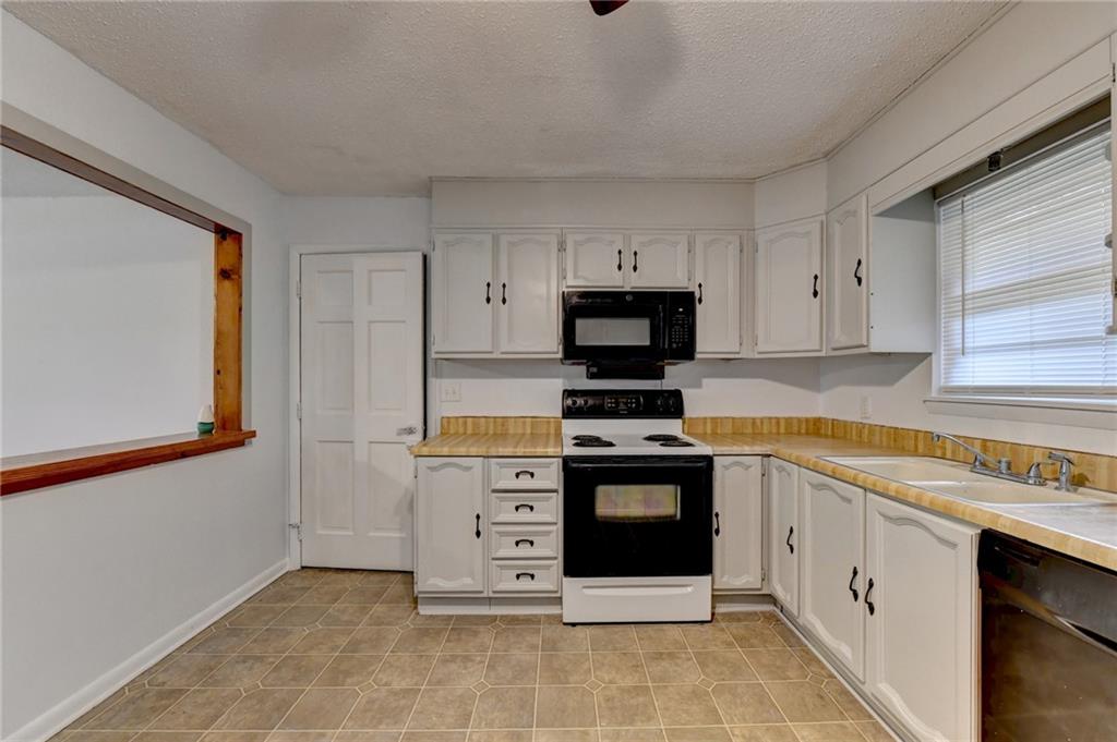 4921 Merlin Drive Oakwood GA 30566