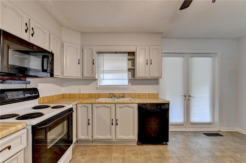 4921 Merlin Drive Oakwood GA 30566
