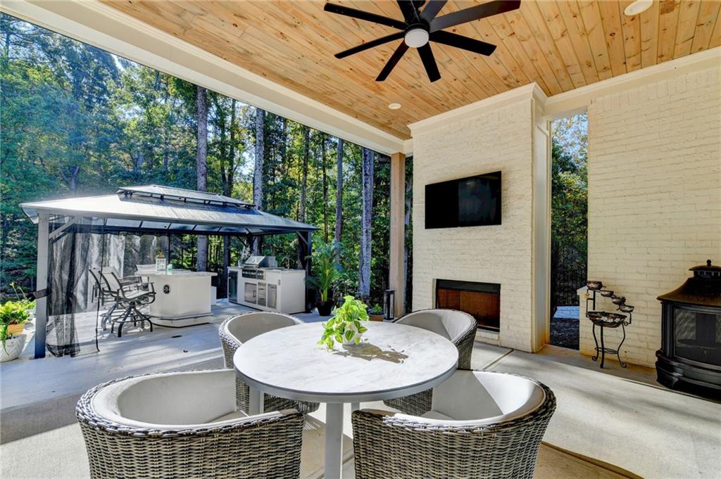 1646 Thomas Drive Hoschton GA 30548