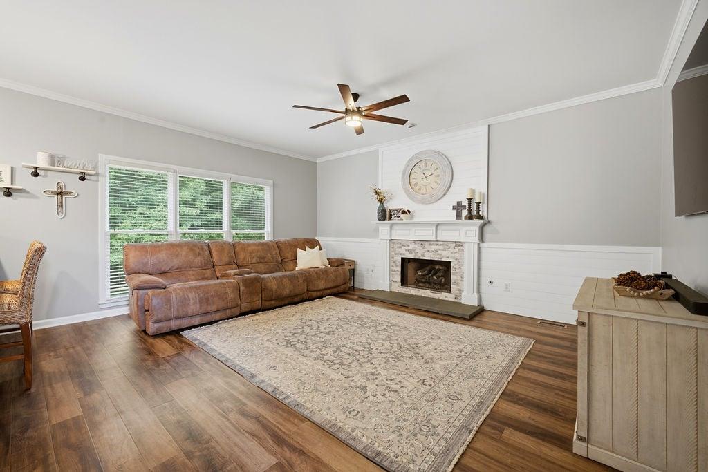1938 Greensferry Glen Lawrenceville GA 30043