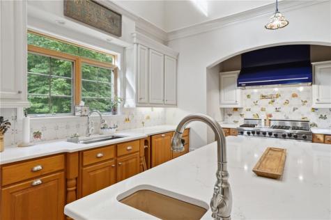 549 Petit Ridge Drive Big Canoe GA 30143