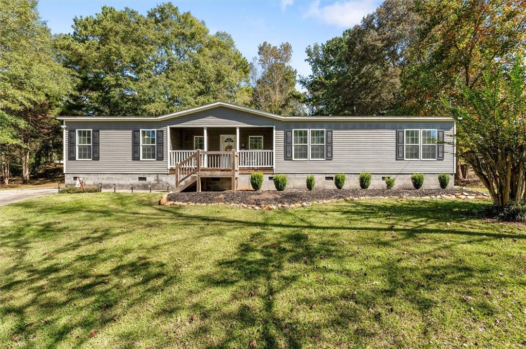215 Navajo Trail Bowdon GA 30108