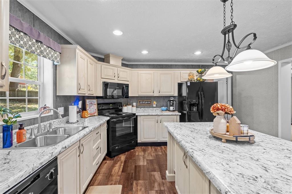 215 Navajo Trail Bowdon GA 30108