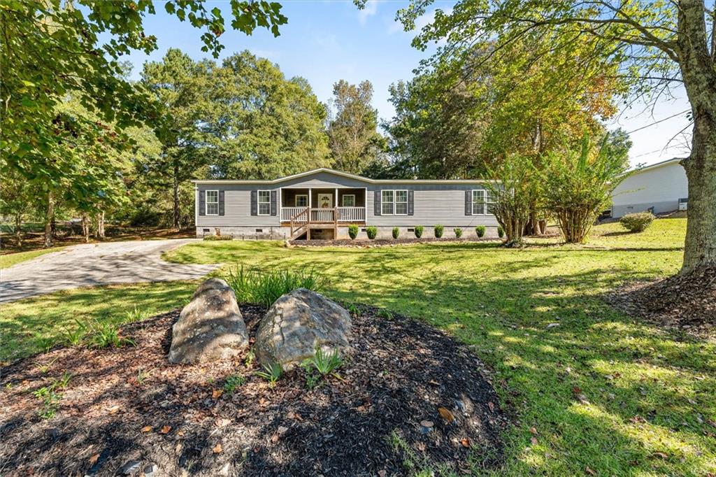 215 Navajo Trail Bowdon GA 30108