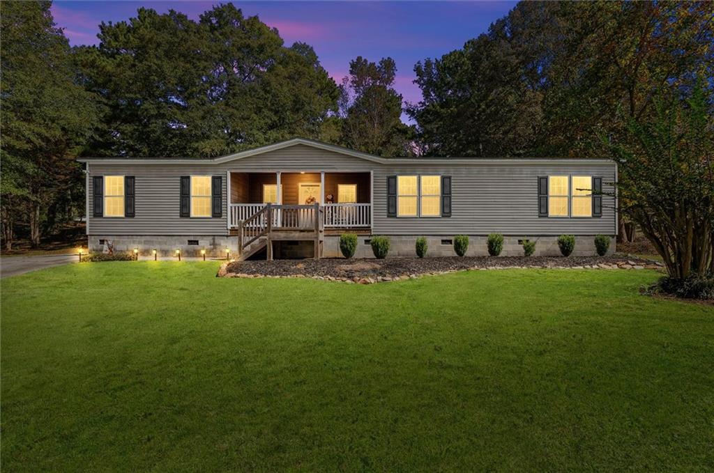 215 Navajo Trail Bowdon GA 30108