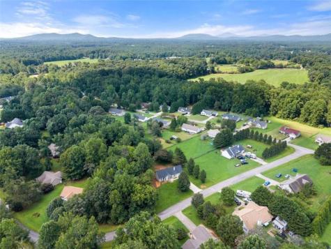 683 Ash Wood Lane Cleveland GA 30528